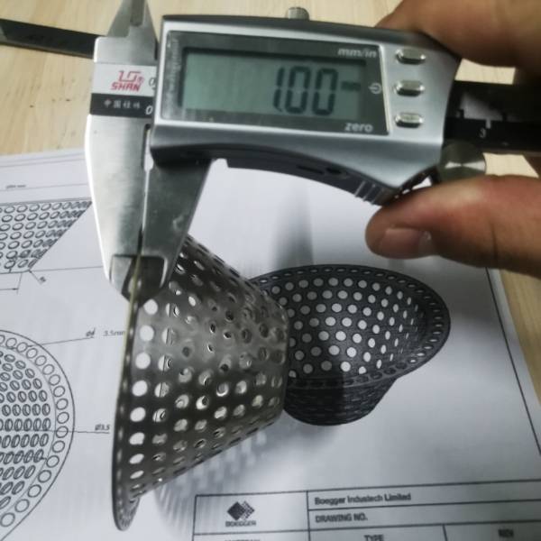 The bowl edge thickness of the bowl-shape perforated filter is 1 mm.