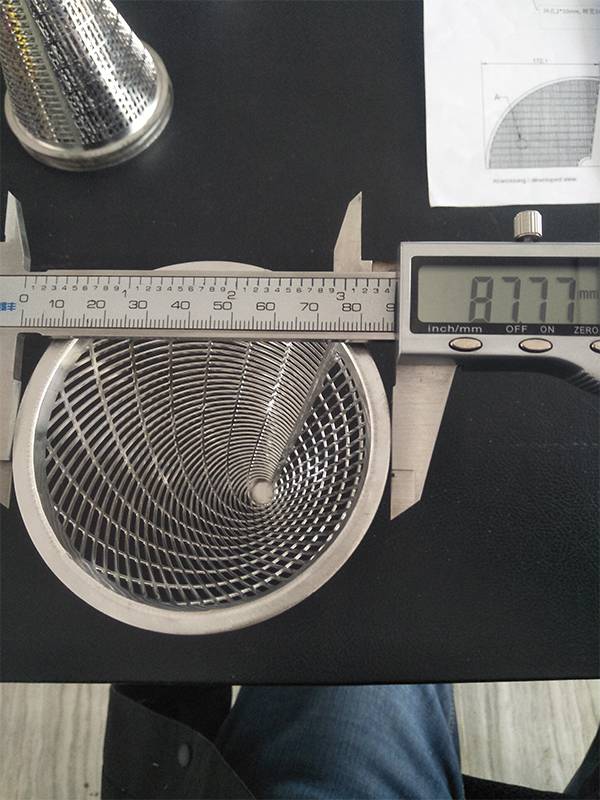 Measure the bottom O.D. of cone strainer with vernier caliper to be 87.77 mm