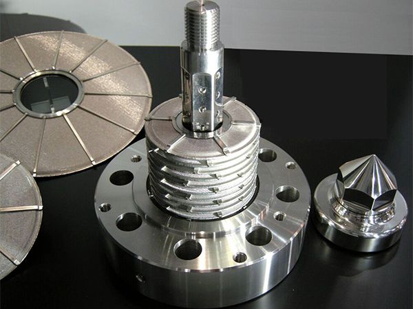 Small and large diameter leaf disc filters placed on the table