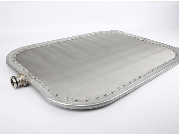 A tilted placed vertical leaf filter element.