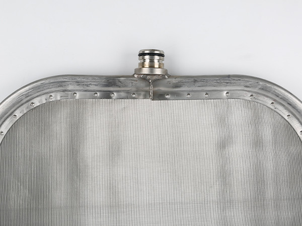 Vertical leaf filter element upper part details